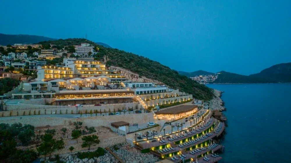 Отдых для взрослых в отеле Lures Hotel Beach